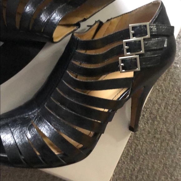 Nine West Hamish peep toe strapped heels - Picture 2 of 8